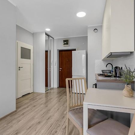 Wlochy Klinkierowa Comfort Apartment Варшава Екстер'єр фото